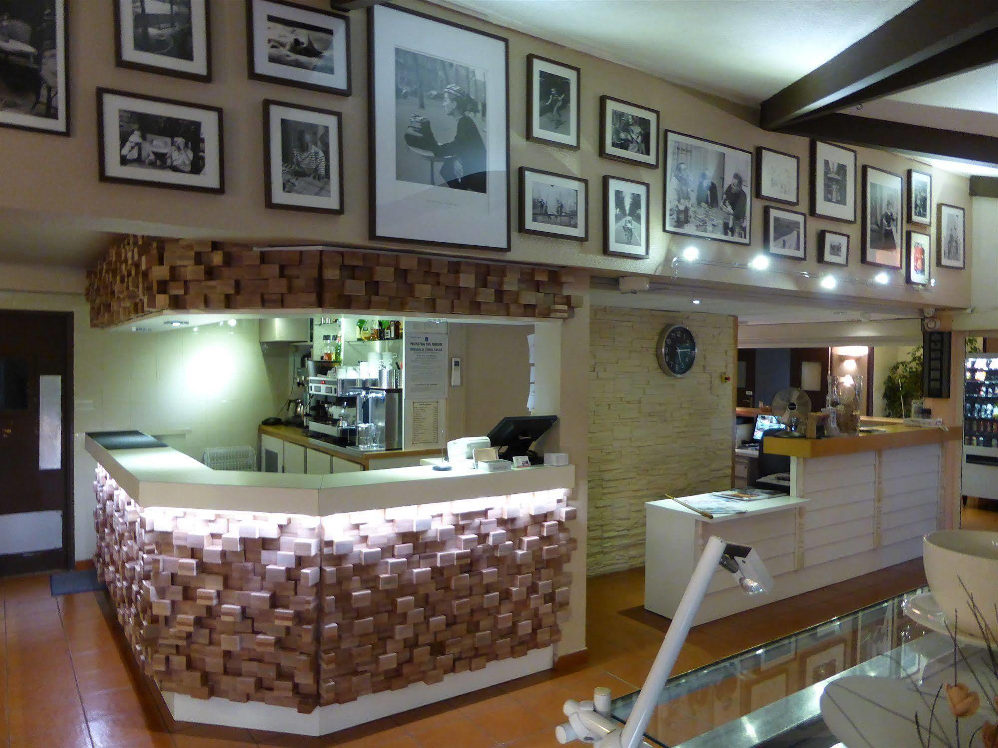 Hotel&Restaurant Heliotel Montferrier-sur-Lez Buitenkant foto