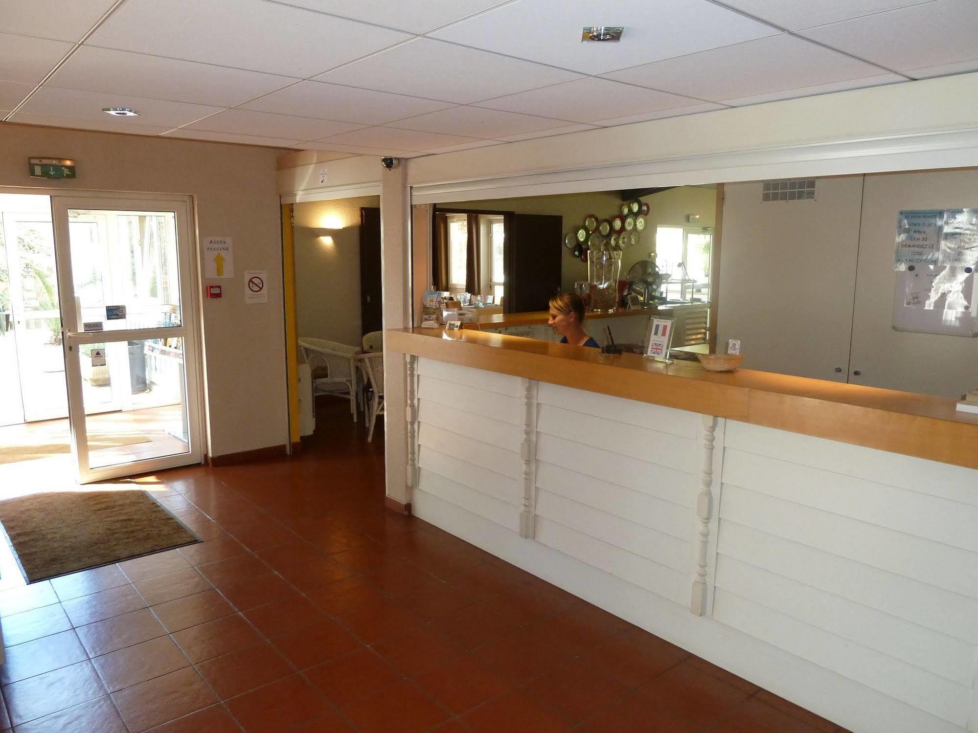 Hotel&Restaurant Heliotel Montferrier-sur-Lez Buitenkant foto