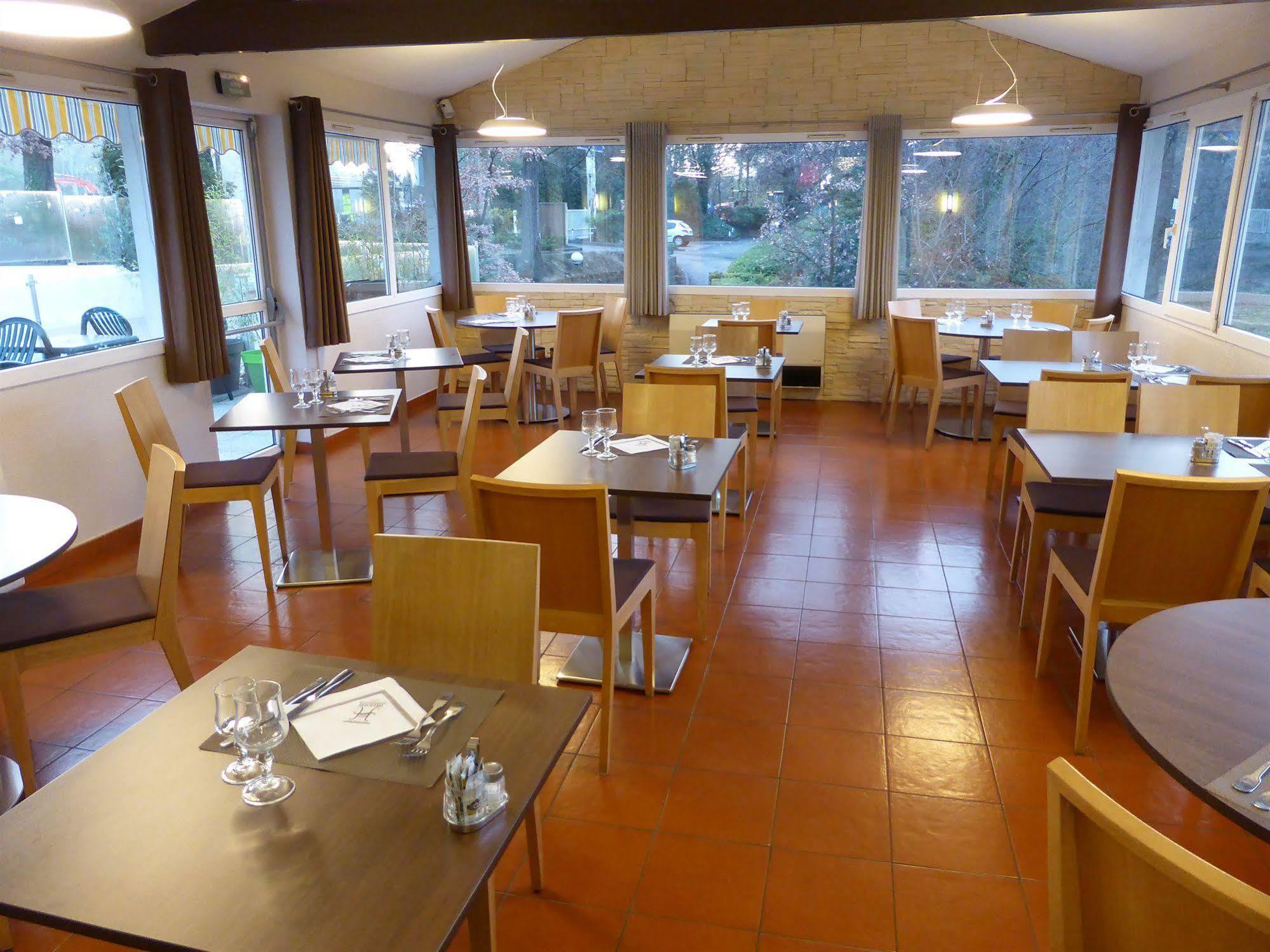 Hotel&Restaurant Heliotel Montferrier-sur-Lez Buitenkant foto